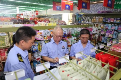 日照市开展中秋节日食品安全大检查，保障食品销售市场安全有序