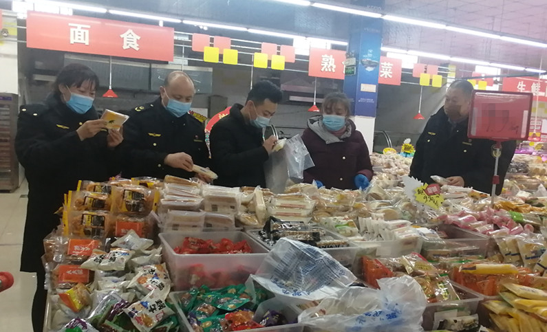 招远玲珑镇 春节前夕筑牢食品安全防线，全域开展专项大检查